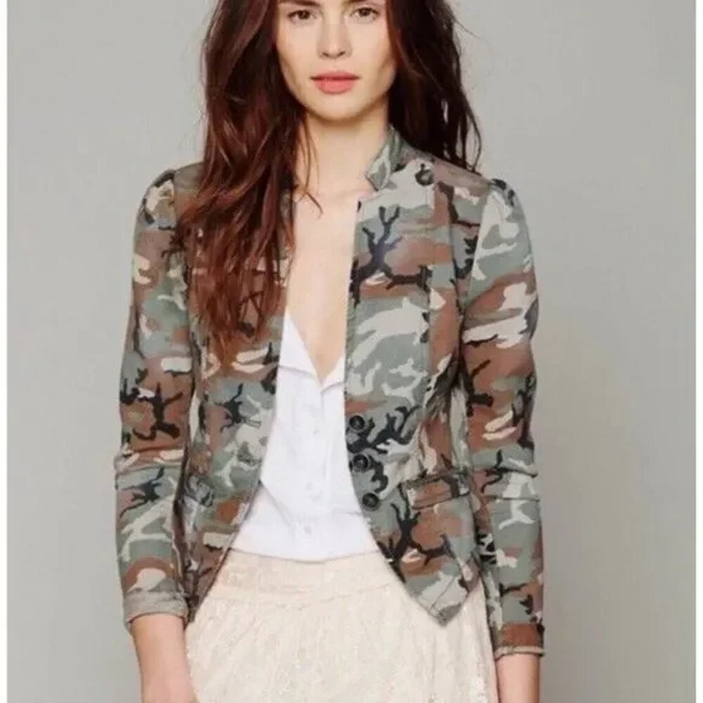 EUC Vintage Free People Urban Camo Textured Slim Blazer